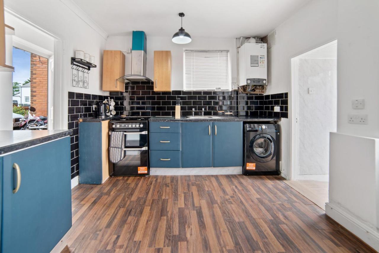 Exclusive Deals L Last-Minute Reserve L Townhouse With Sleeps 6 L Braunstone Town , Leicester L By Zen Nights Short Lets & Serviced Accommodations Екстериор снимка