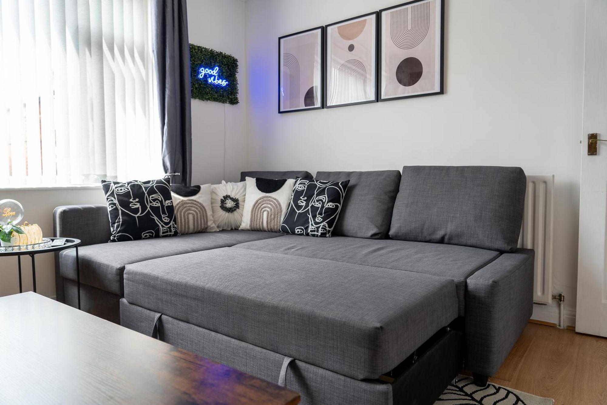 Exclusive Deals L Last-Minute Reserve L Townhouse With Sleeps 6 L Braunstone Town , Leicester L By Zen Nights Short Lets & Serviced Accommodations Екстериор снимка